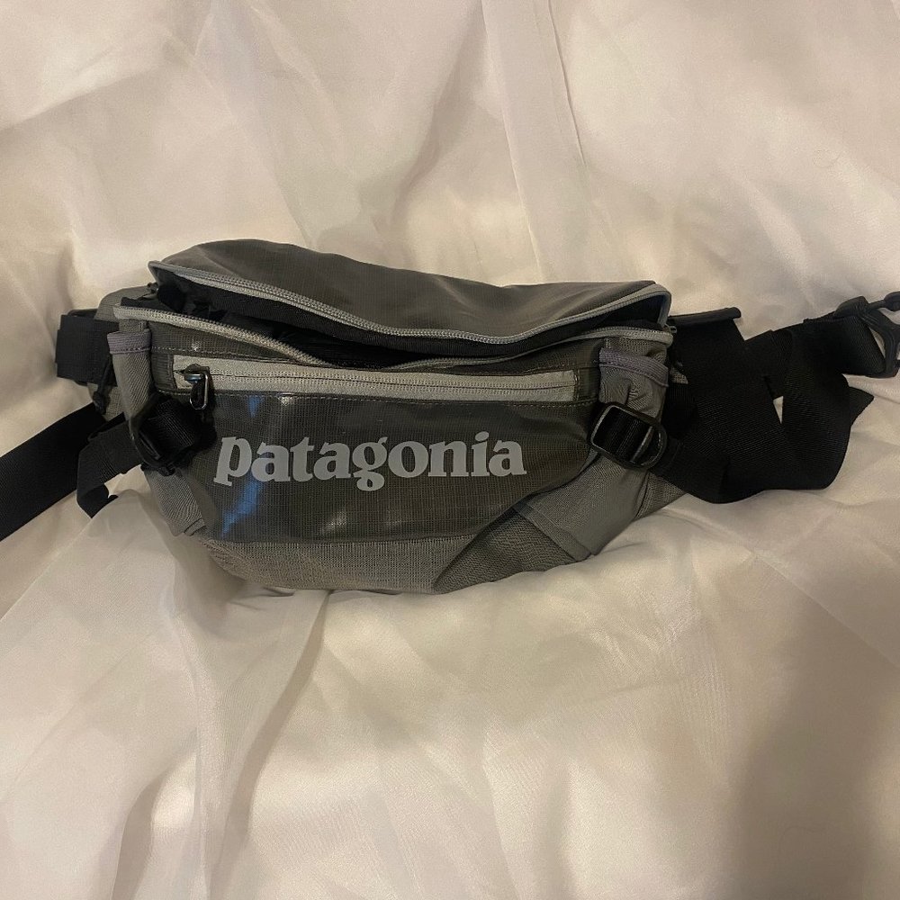 Patagonia Lightweight Grey Fanny Pack Hip Pack Pouch with Zippers